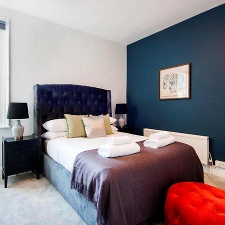 Modern Family Home In London Close To Amenities And Train Londres Exterior foto