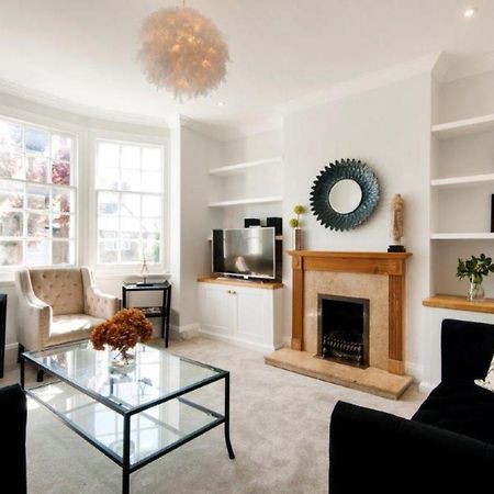 Modern Family Home In London Close To Amenities And Train Londres Exterior foto
